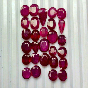 Rubíes rojos naturales de corindón facetados en forma de pera ovalada para la fabricación de joyas - Product Image 1