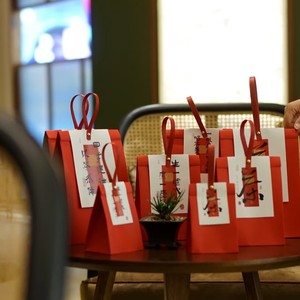 Bolsa de embalaje de aluminio de alta gama, a prueba de humedad, con ventana y asa, para dulces, snacks, té y café. - Product Image 5