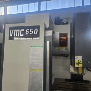 เครื่องกัดแนวตั้ง VMC650 รุ่นประหยัดพลังงาน ราคาแข่งขันจากจีน เครื่องกัดซีเอ็นซี เครื่องกลึงซีเอ็นซี - Product Image 2