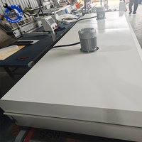 La máquina de serigrafía totalmente automática más popular con cinta transportadora se utiliza para bolsas de ropa