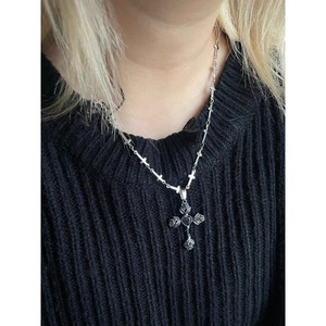 Collier Gothique Punk Cœur Rose Croix en Acier Titane, Chaîne Tendance Style Europe-Amérique pour le Quotidien - Product Image 3