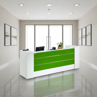 Comptoir de réception moderne pour hôtel, hôpital, centre commercial - Table carrée durable à finition brillante avec barre de caisse enregistreuse