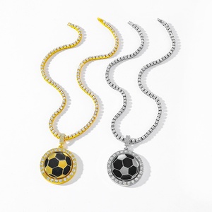 Pendentif Football Goutte d'Huile Rotatif 45mm Hip-Hop Personnalisé pour Collier en Bambou Commémoratif – Vente Chaude Europe et <span class=keywords><strong>Amérique</strong></span> <span class=keywords><strong>du</strong></span> <span class=keywords><strong>Nord</strong></span> - Product Image 2