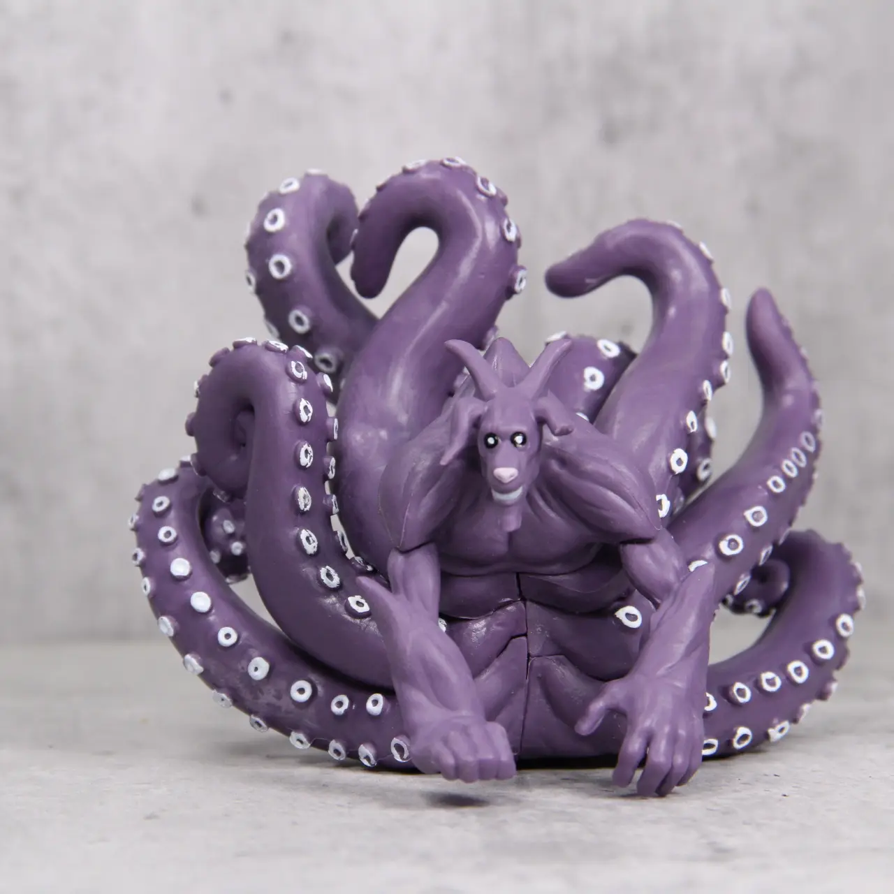 8つの尾の卸売フランス語版Nar-utoKirabi Tail Beast Resonance Octopus 8つの尾手作りの装飾モデルフィギュア