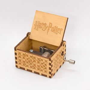 Carillon in Legno Ecologico a Manovella, Miniatura con 18 Melodie, Regalo Creativo per Famiglia e <span class=keywords><strong>Amici</strong></span> - Product Image 3