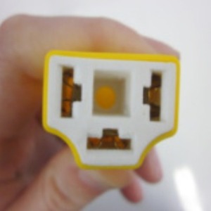 ปลั๊กไฟฟ้า H4 1 ช่อง แบบมีสายดิน มาตรฐาน วัสดุ ABS สำหรับใช้ภายในอาคาร - Product Image 1