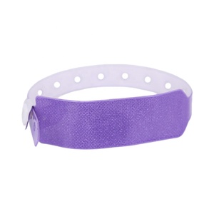 Bracelet de sécurité anti-perte en PVC pour enfant, personnalisable avec nom et numéro de téléphone, idéal pour les voyages en famille et la maternelle - Product Image 6