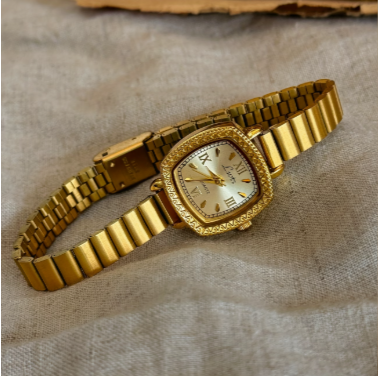Elegant Golden-Tone Vintage Women's Quartz Watch with Stainless Steel Band Square Dial Perfect for Daily Wear N2605198