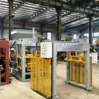 Machine de formage de blocs hydraulique QT4-15 pour blocs creux et pavés