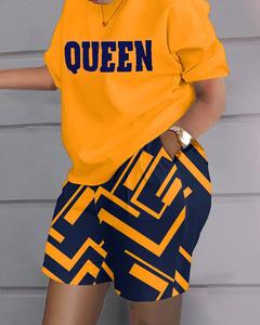 Tenues d'été décontractées pour femmes, ensemble court à imprimé lettres, t-shirt court et short assortis, ensemble court deux pièces pour femmes - Product Image 1
