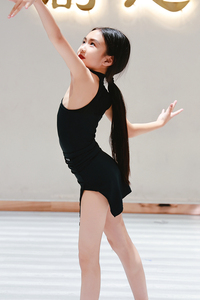 Vennystyle 女童拉丁舞训练服不规则亲肤涤纶网布外套裙专业舞蹈套装 - Product Image 4