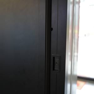 Meilleur prix <span class=keywords><strong>d</strong></span>'usine <span class=keywords><strong>Porte</strong></span> <span class=keywords><strong>d</strong></span>'<span class=keywords><strong>entrée</strong></span> en aluminium personnalisée Design minimaliste Cadre étroit <span class=keywords><strong>Entrée</strong></span> extérieure Chambre à coucher Hôtel Salle <span class=keywords><strong>de</strong></span> bain Cuisine - Product Image 6