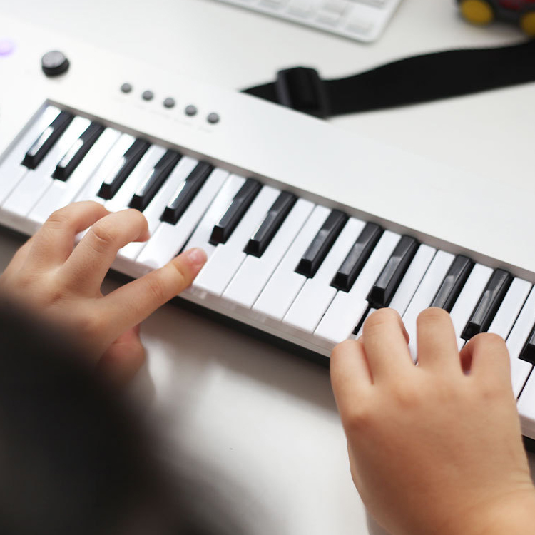 Лидер продаж, детская электронная клавиатура на плечо 37 клавиш, музыкальный инструмент, игрушки для детей, Классическая спина, гитара, пианино, игрушка