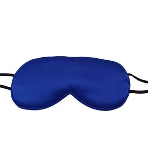 Masque de sommeil en soie de luxe surdimensionné avec tissu en velours, occultant la lumière, crochets d'oreille élastiques pour un sommeil confortable - Product Image 4
