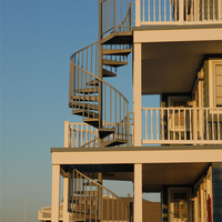 Escalier en spirale galvanisé extérieur avec marches antidérapantes pour terrasse de jardin