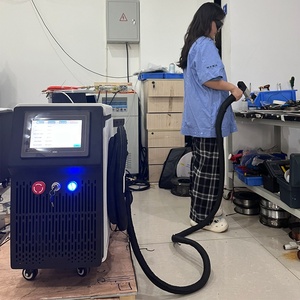 1500w 2000w alta qualità raffreddato ad aria saldatore <span class=keywords><strong>Laser</strong></span> portatile saldatore <span class=keywords><strong>Laser</strong></span> mobile in fibra saldatori per metalli con Menu Multi lingua - Product Image 5