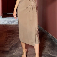 2024 DEMU nouvelle mode couleur unie POLO col à lacets mince robe à manches longues pour les femmes pour les musulmans vente directe d'usine