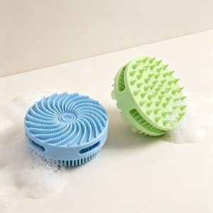 Brosse de Douche et de Shampooing en Silicone Double Face 2-en-1, Masseur de Cuir Chevelu en Silicone Doux, Exfoliant Corporel, Éponge de Douche – Vente en Gros - Product Image 1