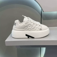 Chaussures de sport décontractées pour hommes, respirantes, augmentant la taille, tendance mode, en maille, pour activités de plein air, avec semelle intérieure en caoutchouc, directement du fabricant