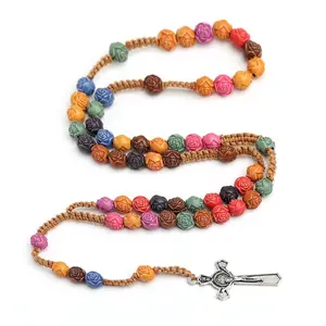Collana cattolica con perline rosario in resina multicolore all'ingrosso con croce crocifisso di gesù cristo