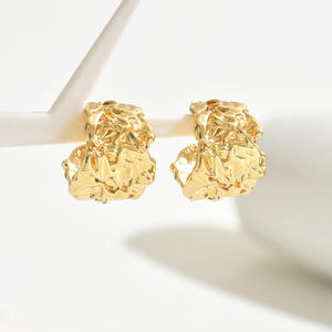 Pendientes de tuerca plisados con textura de Thrash Irregular en forma de C Vintage elegantes para regalos de joyería para mujer - Product Image 1