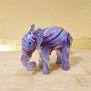 Figura de Elefante de Vidrio Soplado a Mano, con Rayas Púrpuras, Rojas y Blancas, Arte Folclórico Artístico, Decoración para el Hogar, Artesanía de Pascua, Mundo de Vidrio Pequeño de Rajasthan - Product Image 6