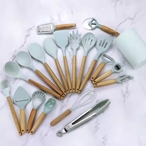 Juegos de herramientas de cocina personalizados profesionales de madera de bambú, utensilios de cocina de silicona con logotipo personalizado, cuchara efectiva y ecológica - Product Image 3