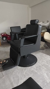 Fauteuil de barbier hydraulique noir en cuir PU, inclinable, mobilier moderne pour salon de coiffure, hauteur réglable, base ronde avec repose-pieds - Product Image 2