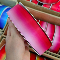 Ruban personnalisé double face en satin de 4 cm avec impression colorée arc-en-ciel pour fleurs et roses