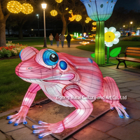 Maßgefertigte Festival-Laterne Thanksgiving Weihnachten Riesige Frosch-Kröten-Wasserdichte LED-Laterne Stahl Seidenstoff Festival-Dekoration