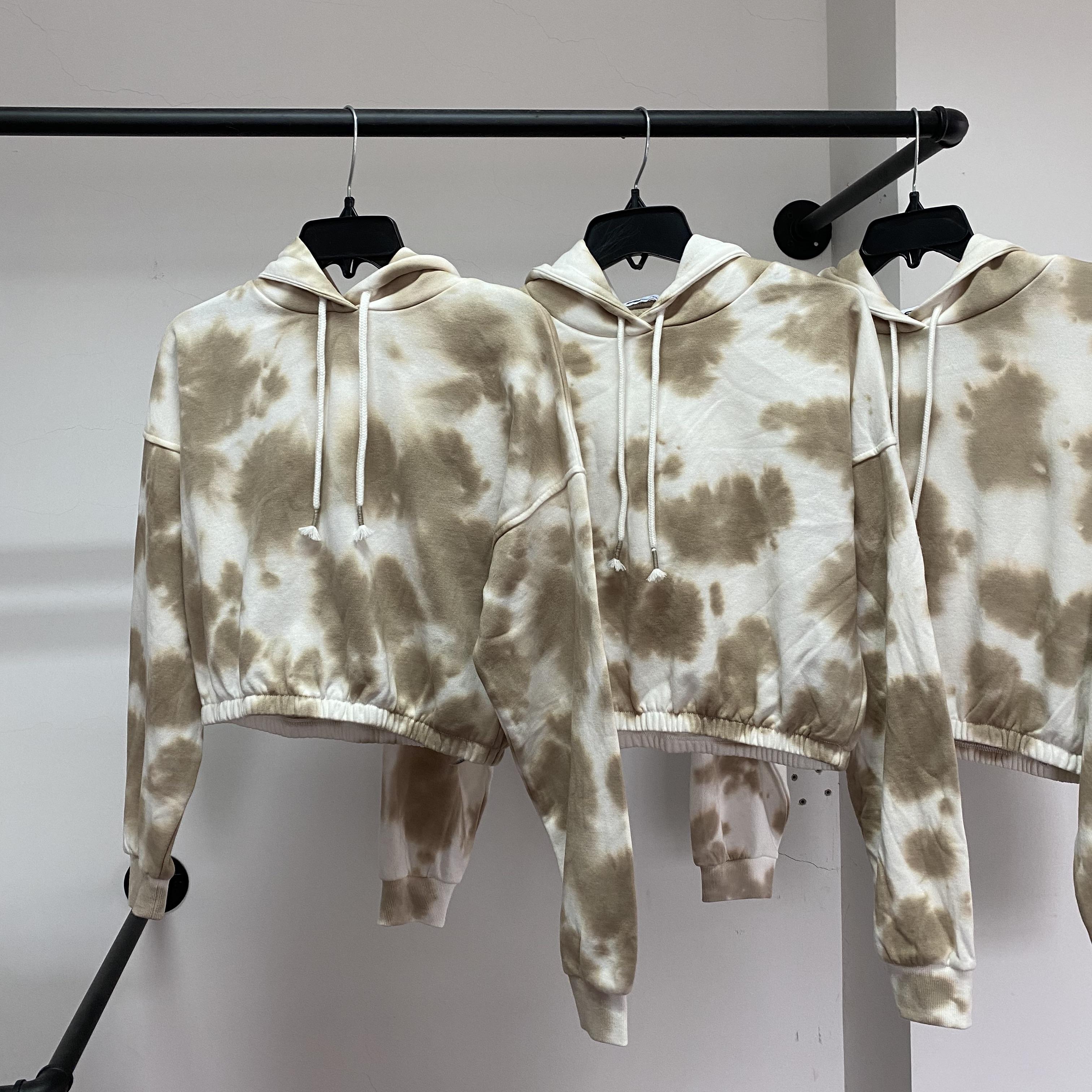 เสื้อฮู้ดสีเขียว