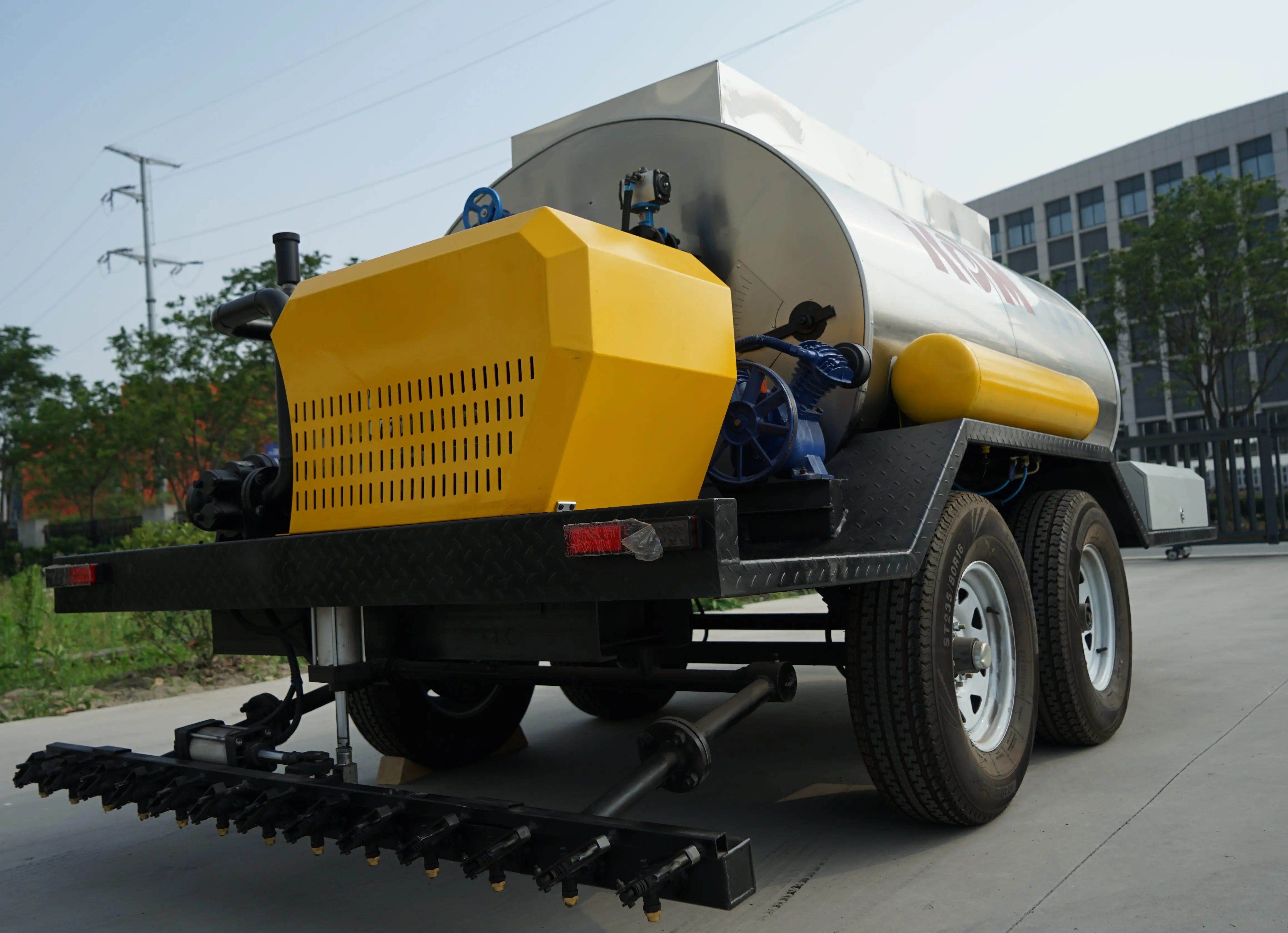 Asphalt Machine IKOM Road Construction Asphalt Distributor Trailer Truck Machinery Price For Sale