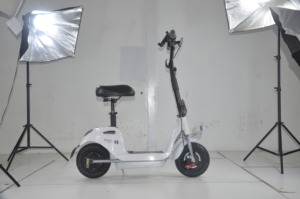 Trottinette électrique pliable pour adultes, légère et portable, idéale pour les déplacements sécurisés – Vente chaude de notre usine chinoise - Product Image 4