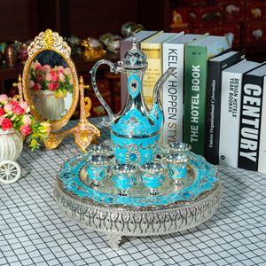 Nouvel ensemble de vin en métal de style nordique minimaliste pour la maison, avec petites coupes à vin et verres à spiritueux, idéal pour les décorations de mariage - Product Image 3
