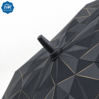 Parapluie de golf à motif géométrique, imprimé lignes dorées, avec tige robuste, idéal pour les cadeaux d'entreprise de luxe