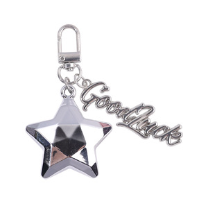 Porte-clés de voiture moderne et minimaliste en alliage de zinc avec grand pentagramme et lettre coréenne, cadeau créatif et porte-bonheur, pendentif exquis pour sac à main femme - Product Image 5