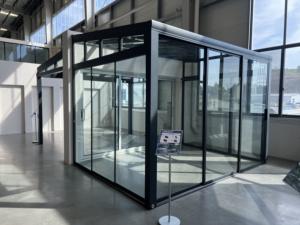 Pérgola de Techo con Aspersores de Aluminio Motorizados, Pérgola de Jardín con Protección Solar, Pérgola de Techo con Revestimiento de Aluminio Impermeable para Exteriores - Product Image 1