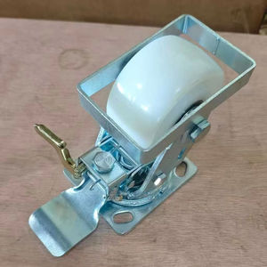 Schwenkbares Industrierad mit hoher Tragfähigkeit aus Stahl mit Nylonrad, Zehenschutz und Bremse - Product Image 6