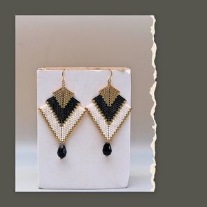 Boucles d'oreilles pendantes bohèmes personnalisées uniques plaquées or 24 carats, commande en gros disponible - Product Image 4