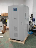 Regulador de Voltaje Automático Estático AVR Trifásico 380V 400V 90KVA 100KVA 150KVA para Corriente Alterna