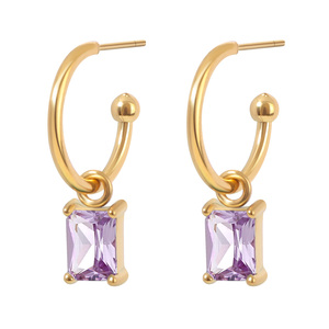 Boucles d'oreilles créoles plaquées or avec améthyste taille émeraude sertie clos, bijoux minimalistes pour femme, à porter au quotidien - Product Image 1