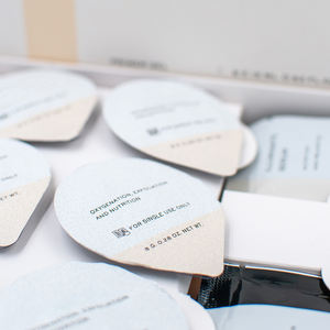 Perawatan Kulit Wajah 4 in 1 Oksigenasi dengan Kapsul Gelembung Oksigen CO2 untuk Pengelupasan, Melembapkan, Memutihkan, dan Penggunaan di Salon Rumahan - Product Image 2