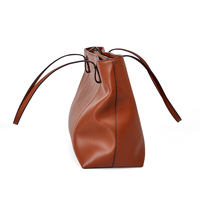 Sac à main rétro en cuir pour femme, vente en gros d'usine, OEM/ODM personnalisé, sac à bandoulière de haute qualité pour femme, sac fourre-tout pour étudiante