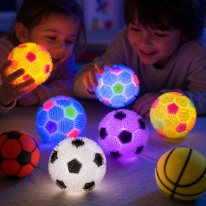 Pelotas de Juguete Antiestrés al por Mayor, Surtido de Pelotas de Fútbol y Baloncesto con Púas Sensoriales para Regalos de Fiesta y Tiendas Minoristas - Product Image 1