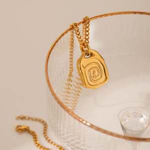 สร้อยคอจี้สี่เหลี่ยมทรงเกลียวทรงเรขาคณิตทำจากสแตนเลส18K เครื่องประดับแฟชั่นชุบทองของขวัญสำหรับผู้หญิง - Product Image 3
