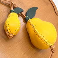 Echt lederen fruit-peerhanger Eerste laag plantaardig gelooide koeienhuid tasbedel Leuke schattige sleutelhanger Instagram-stijl ornament