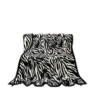 Manta de Lana con Estampado de Cebra, 150x200cm, Suave al Tacto, para Uso Doméstico - Product Image 5