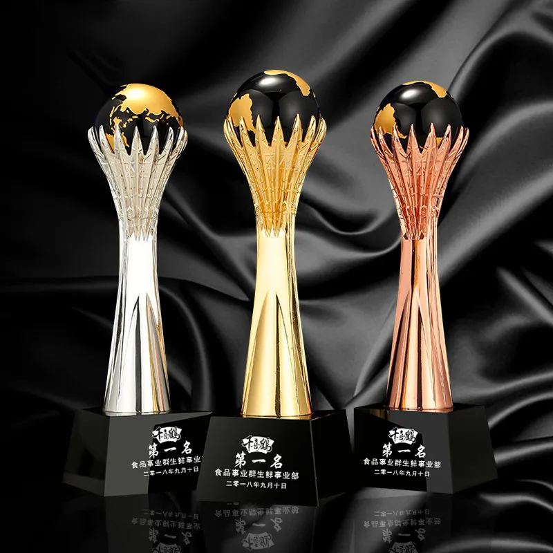 2024 beliebte Design Metall Trophäe Top Globe Auszeichnungen Kristall Trophäe Auszeichnungen