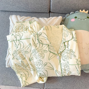 Nueva Colección de Primavera: Conjunto de Pijama de Manga Larga para Mujer con Estampado Floral Inspirado en el Bosque, con Pantalones Largos - Product Image 2