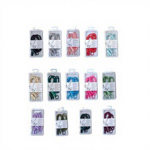 Lanière de carte unisexe mignonne en forme de boule avec pendentifs et breloques raffinés pour usage quotidien - Product Image 1